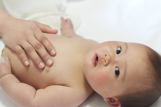 赤ちゃんのお腹のガス抜き方法についてご紹介します 日刊シラベル